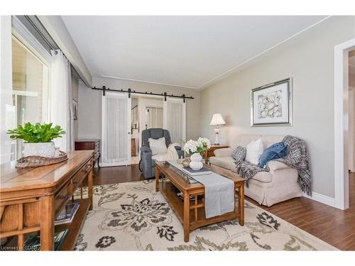 912 Scotland Street, Fergus, ON - Indoor Photo Showing Living Room