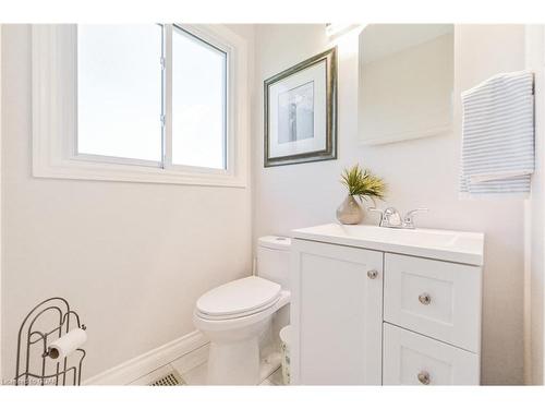 912 Scotland Street, Fergus, ON - Indoor Photo Showing Bathroom