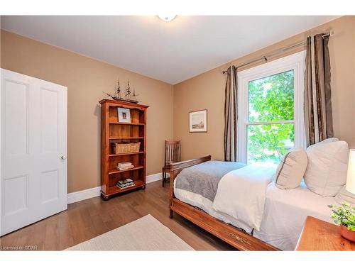 42 Liverpool Street, Guelph, ON - Indoor Photo Showing Bedroom