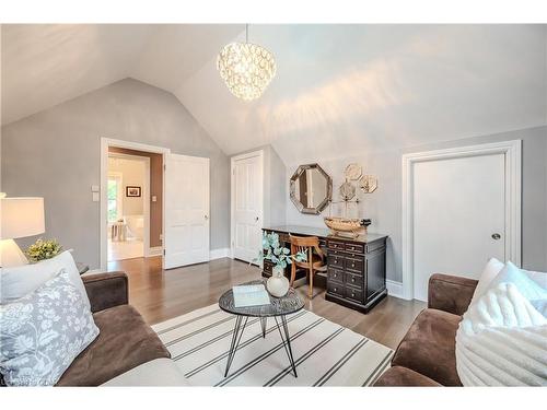 42 Liverpool Street, Guelph, ON - Indoor Photo Showing Living Room