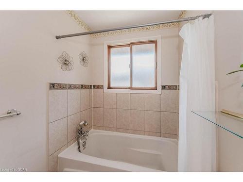 108 Brant Ave, Guelph, ON - Indoor Photo Showing Bathroom