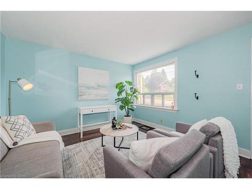 10 Rosewood Avenue, Guelph, ON - Indoor Photo Showing Living Room