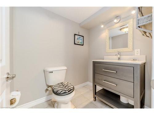 10 Rosewood Avenue, Guelph, ON - Indoor Photo Showing Bathroom