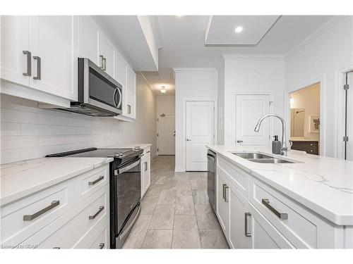 201-1880 Gordon Street, Guelph, ON - Indoor Photo Showing Kitchen With Double Sink With Upgraded Kitchen