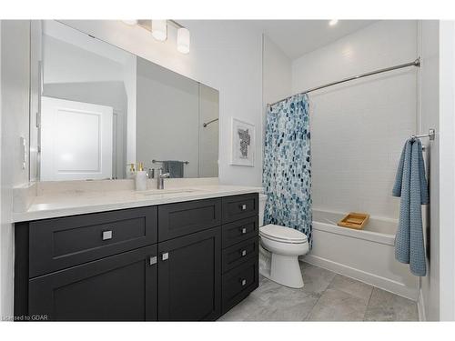 201-1880 Gordon Street, Guelph, ON - Indoor Photo Showing Bathroom