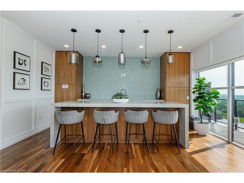 201-1880 Gordon Street, Guelph, ON - Indoor Photo Showing Kitchen With Upgraded Kitchen