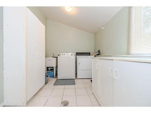 32 Ramore Street, Cambridge, ON - Indoor Photo Showing Laundry Room