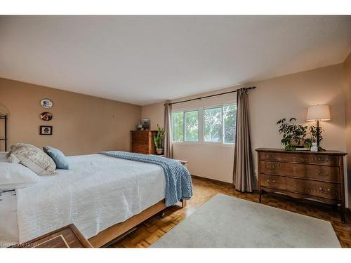 3200 Candela Drive, Mississauga, ON - Indoor Photo Showing Bedroom