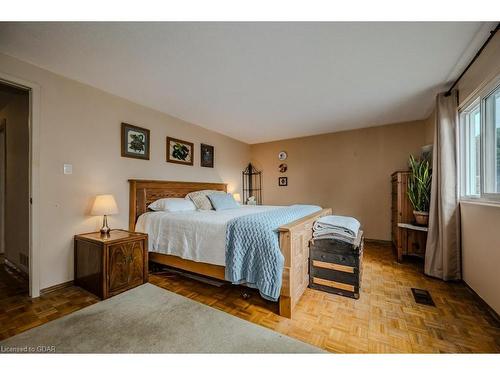 3200 Candela Drive, Mississauga, ON - Indoor Photo Showing Bedroom