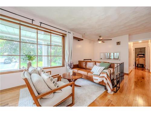 262 John Street, Elora, ON - Indoor Photo Showing Living Room