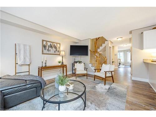 123 Academy Place, Rockwood, ON - Indoor Photo Showing Living Room