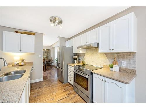 123 Academy Place, Rockwood, ON - Indoor Photo Showing Kitchen With Double Sink