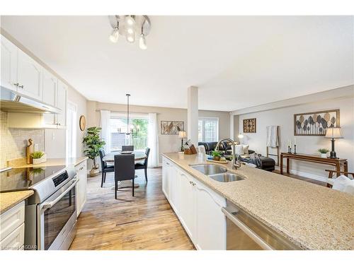 123 Academy Place, Rockwood, ON - Indoor Photo Showing Kitchen With Double Sink With Upgraded Kitchen