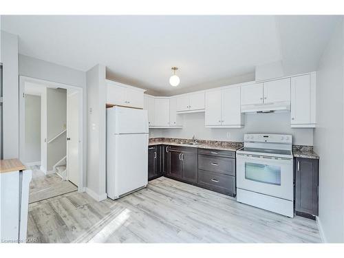 85-360 Scottsdale Drive, Guelph, ON - Indoor Photo Showing Kitchen With Double Sink