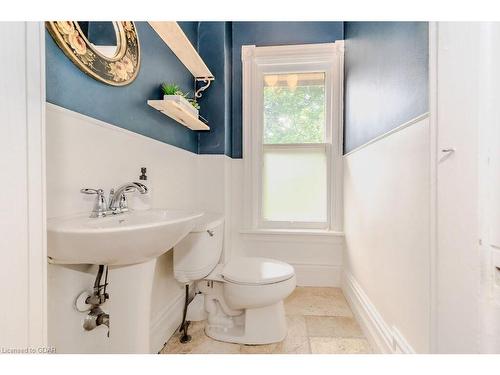 13 Extra Street, Guelph, ON - Indoor Photo Showing Bathroom