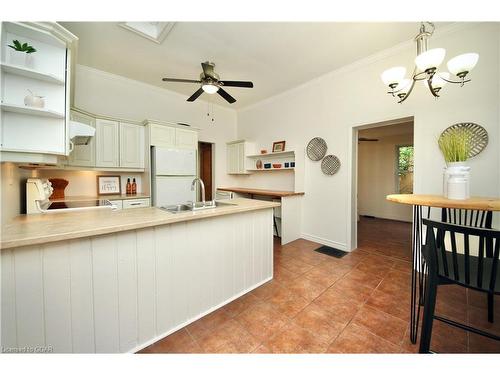 38 Ontario Street, Guelph, ON - Indoor Photo Showing Kitchen