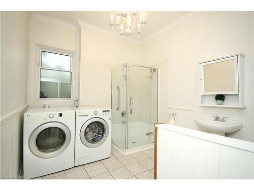 38 Ontario Street, Guelph, ON - Indoor Photo Showing Laundry Room