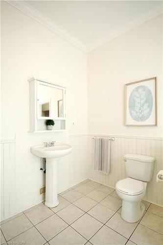 38 Ontario Street, Guelph, ON - Indoor Photo Showing Bathroom