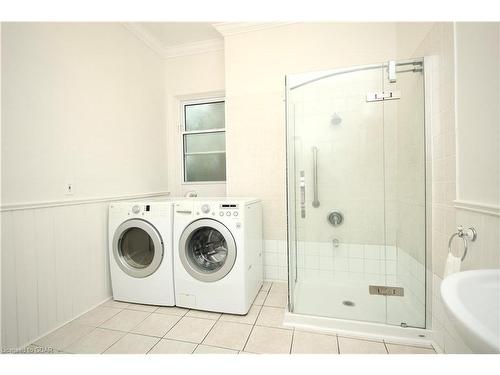 38 Ontario Street, Guelph, ON - Indoor Photo Showing Laundry Room