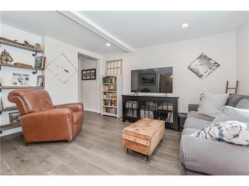 260 Garafraxa Street E, Fergus, ON - Indoor Photo Showing Living Room