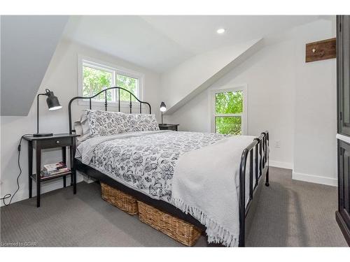 260 Garafraxa Street E, Fergus, ON - Indoor Photo Showing Bedroom