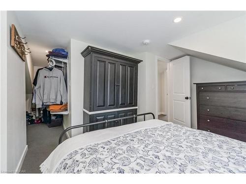 260 Garafraxa Street E, Fergus, ON - Indoor Photo Showing Bedroom