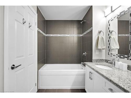 408-106 Bard Boulevard, Guelph, ON - Indoor Photo Showing Bathroom