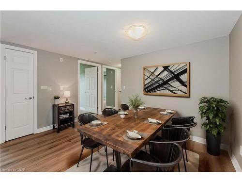 303-103 Westminster Crescent, Fergus, ON - Indoor Photo Showing Dining Room