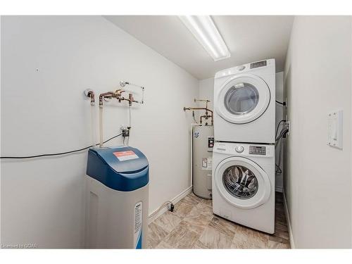 303-103 Westminster Crescent, Fergus, ON - Indoor Photo Showing Laundry Room