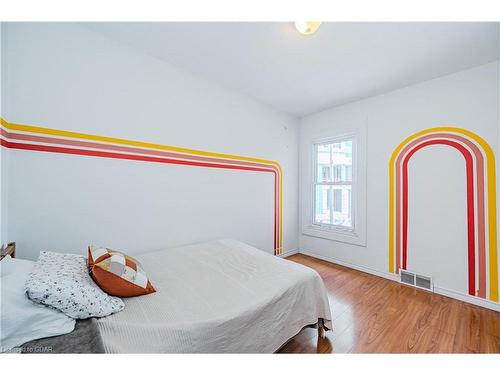 90 Neeve Street, Guelph, ON - Indoor Photo Showing Bedroom