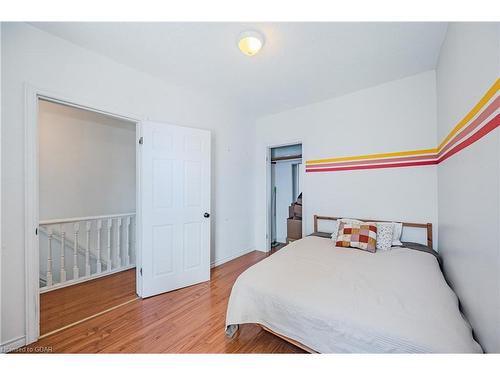 90 Neeve Street, Guelph, ON - Indoor Photo Showing Bedroom