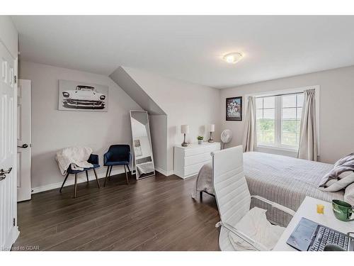 12A-85 Mullin Drive, Guelph, ON - Indoor Photo Showing Bedroom