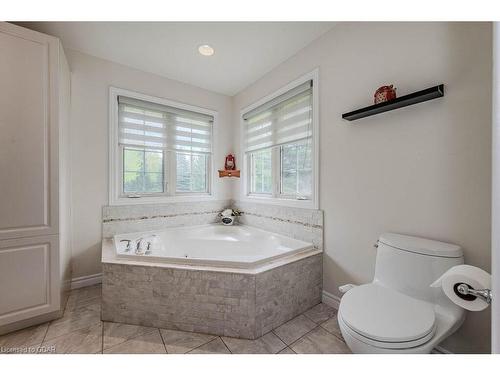 7568 Marden Road, Guelph/Eramosa, ON - Indoor Photo Showing Bathroom