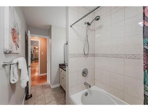 7568 Marden Road, Guelph/Eramosa, ON - Indoor Photo Showing Bathroom