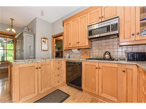 6086 5Th Line, Centre Wellington, ON - Indoor Photo Showing Kitchen