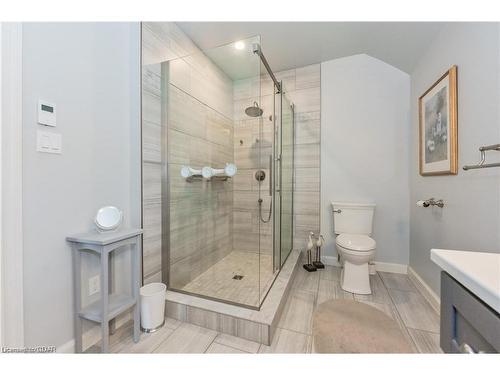 6086 5Th Line, Centre Wellington, ON - Indoor Photo Showing Bathroom