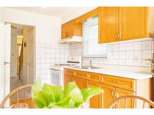 8 Chadwick Avenue, Guelph, ON - Indoor Photo Showing Kitchen With Double Sink