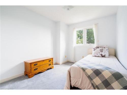 8 Chadwick Avenue, Guelph, ON - Indoor Photo Showing Bedroom