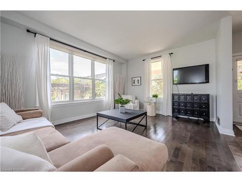 61 Clairfields Drive E, Guelph, ON - Indoor Photo Showing Living Room