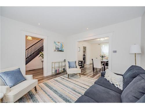 39 Harris Street, Guelph, ON - Indoor Photo Showing Living Room