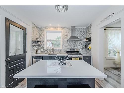 39 Harris Street, Guelph, ON - Indoor Photo Showing Kitchen