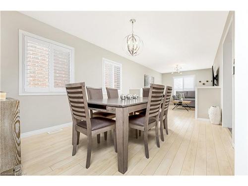 9 Warren Street, Guelph, ON - Indoor Photo Showing Dining Room