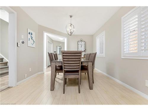 9 Warren Street, Guelph, ON - Indoor Photo Showing Dining Room