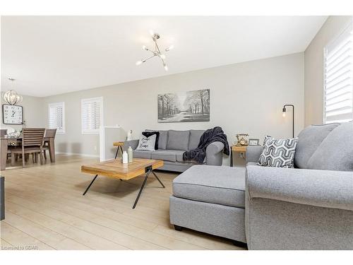 9 Warren Street, Guelph, ON - Indoor Photo Showing Living Room