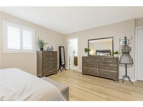 9 Warren Street, Guelph, ON - Indoor Photo Showing Bedroom