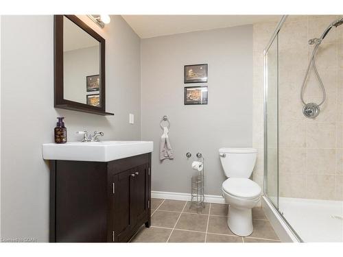 9 Warren Street, Guelph, ON - Indoor Photo Showing Bathroom