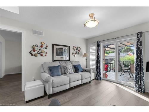 6 Wideman Boulevard, Guelph, ON - Indoor Photo Showing Living Room