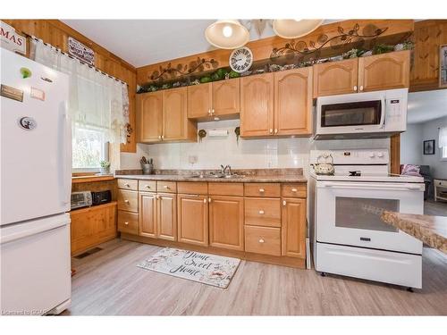 31 Geddes Street, Elora, ON - Indoor Photo Showing Kitchen With Double Sink