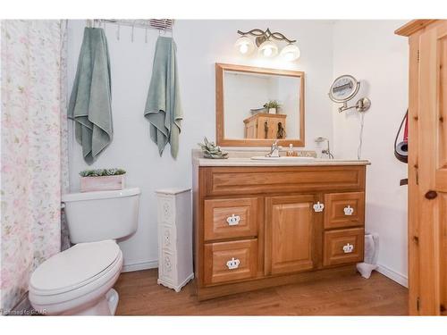 31 Geddes Street, Elora, ON - Indoor Photo Showing Bathroom