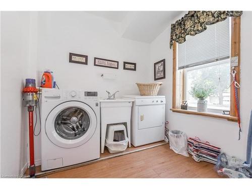 31 Geddes Street, Elora, ON - Indoor Photo Showing Laundry Room